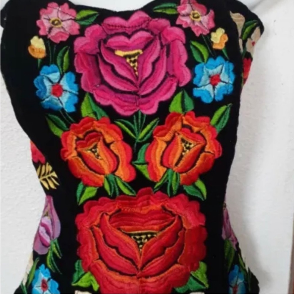 Black Velvet Bustier Corset Top Strapless Floral Lace Embroidery  Curvy hem 1 Sz